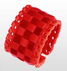 bracciale rosso a scacchi