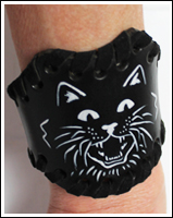 Bracelet with cat face